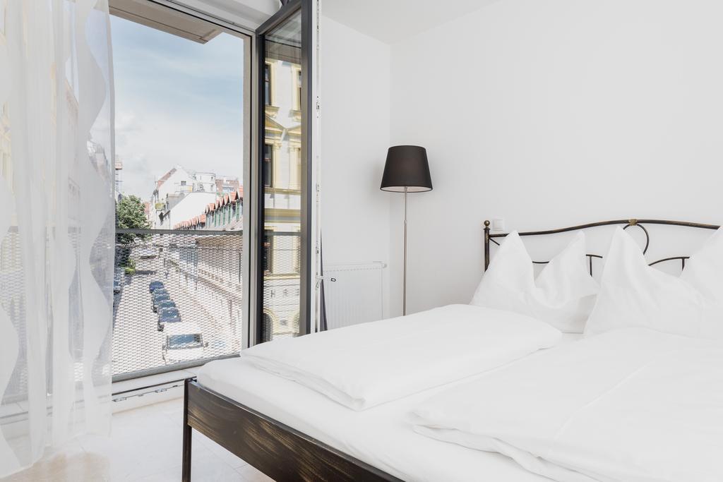 Rafael Kaiser - Paros Apartment - Contactless 24H Check-In Viena Habitación foto